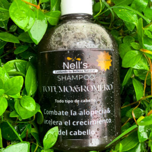 Nuestro shampoo ofrece una limpieza profunda. Ayudando a mantener el color de tu cabello negro