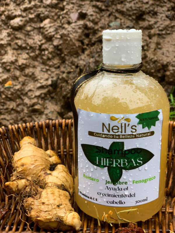 Nuestro shampoo está enriquecido con hierbas 100^ Naturales entre ellas se encuentra el romero,fenogreco, quina, y más . Que ayuda acelerar el cabello hidratarlo y aporta un brillo natural