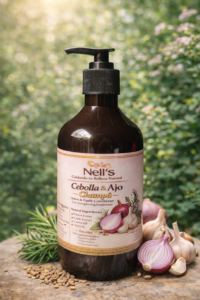 Fortalece el cabello desde la raíz con ingredientes naturales.